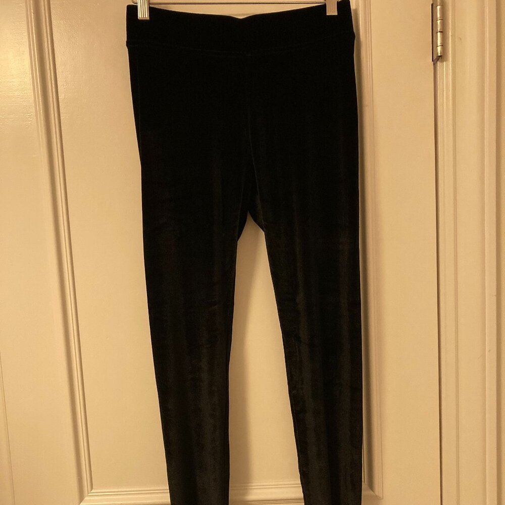HUE Midnight Black Velvet Leggings